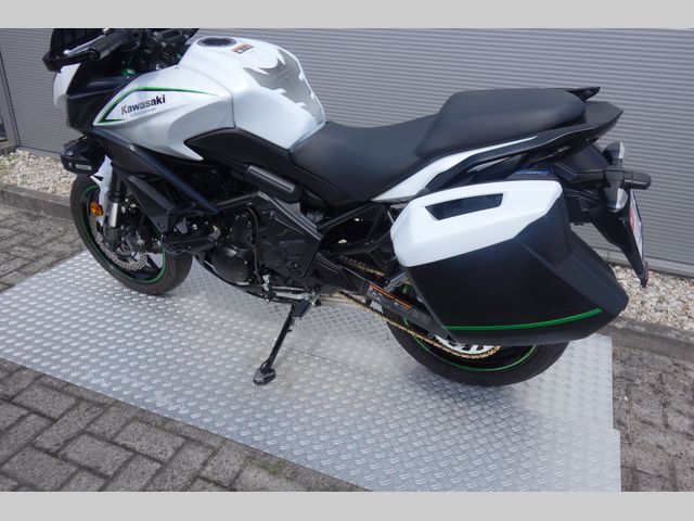 kawasaki - versys-650-grand-tourer