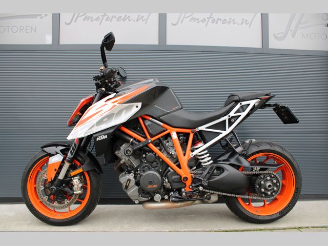 ktm - 1290-super-duke-r