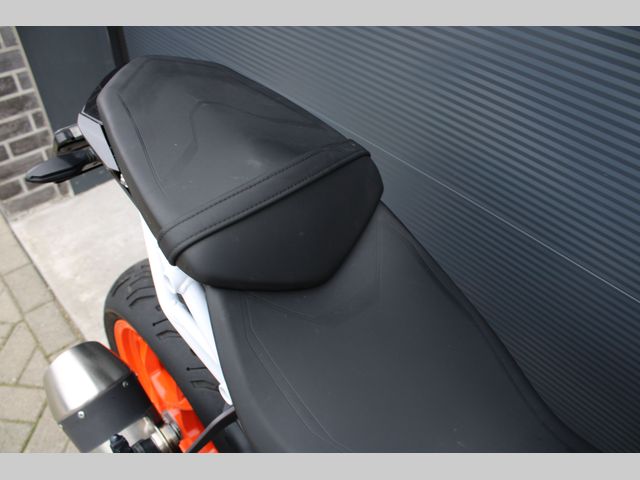 ktm - 1290-super-duke-r