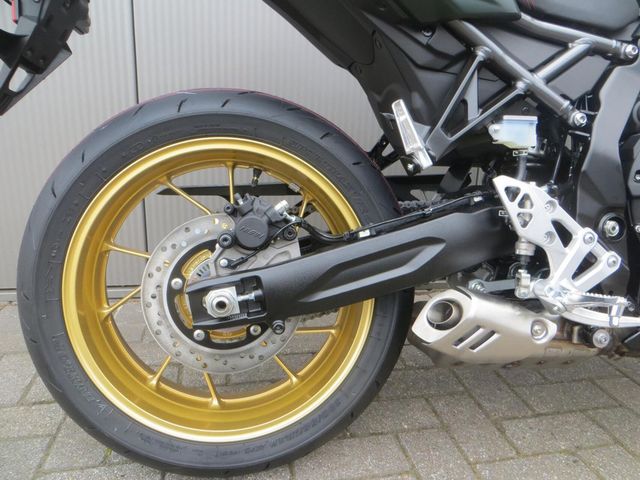 suzuki - gsx-8tt