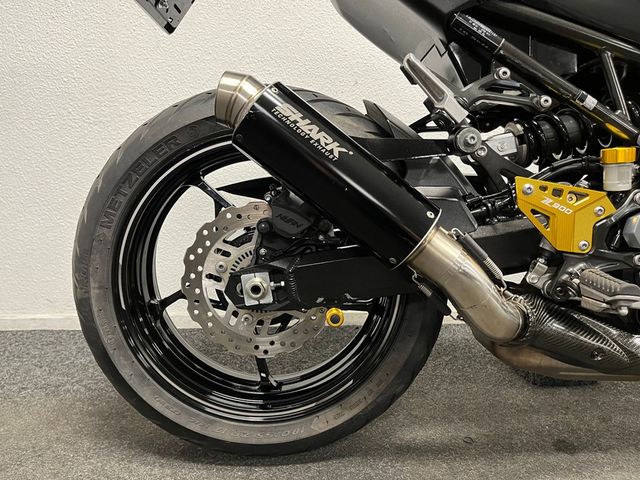 kawasaki - z900