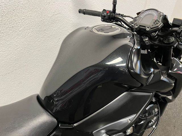 kawasaki - z900