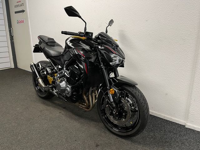 kawasaki - z900