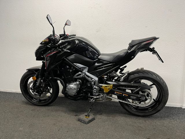 kawasaki - z900