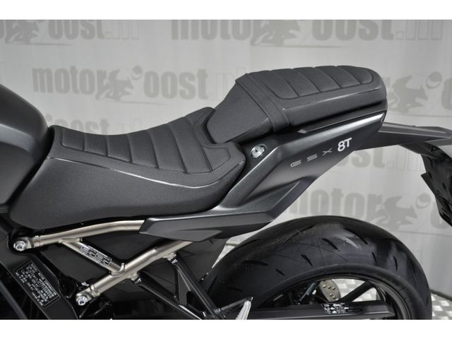 suzuki - gsx-8t