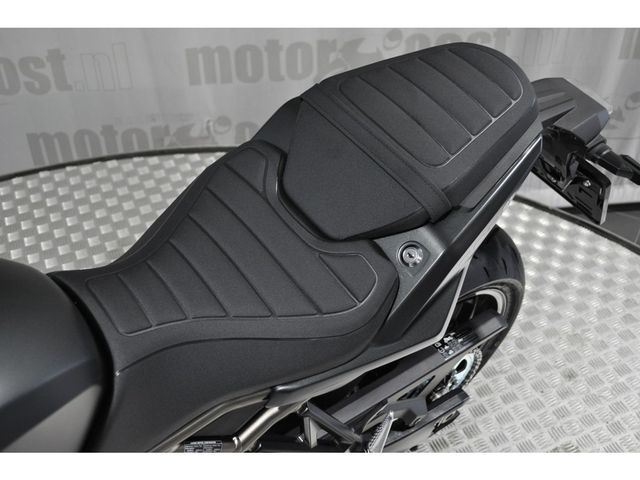 suzuki - gsx-8t