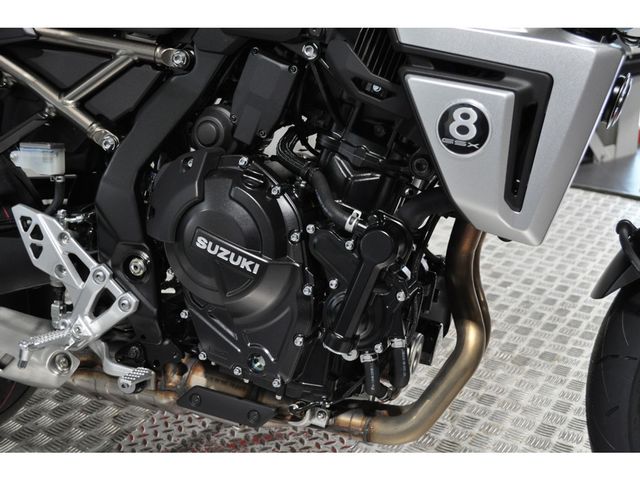 suzuki - gsx-8t