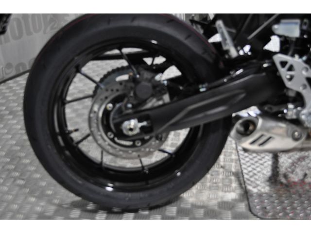 suzuki - gsx-8t