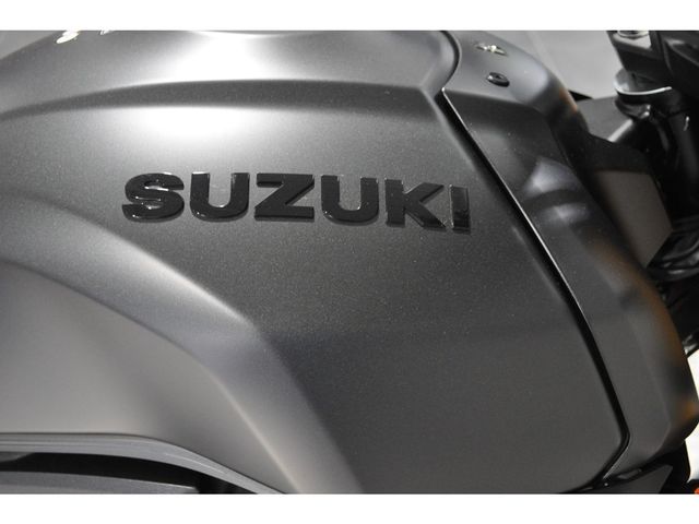 suzuki - gsx-8t
