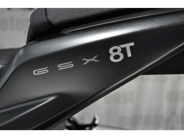suzuki - gsx-8t