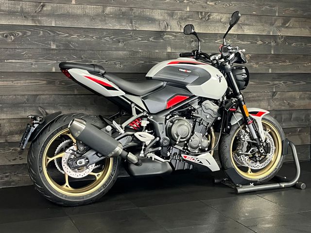 triumph - trident-800