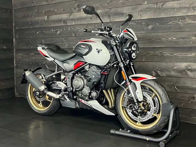triumph - trident-800
