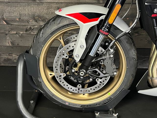 triumph - trident-800