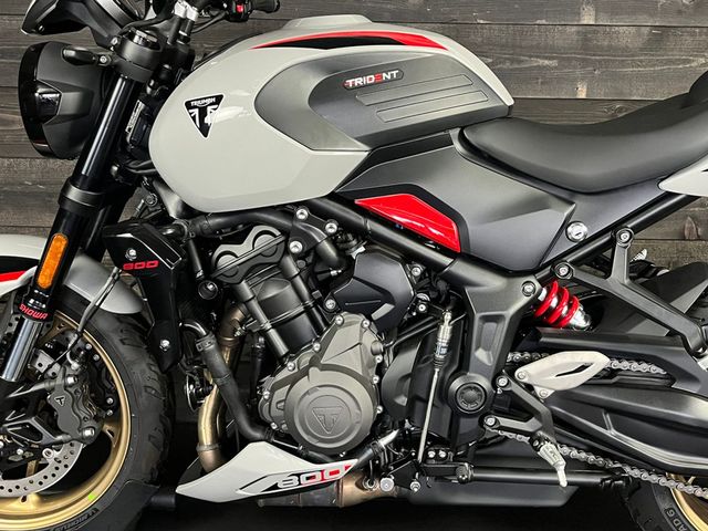 triumph - trident-800
