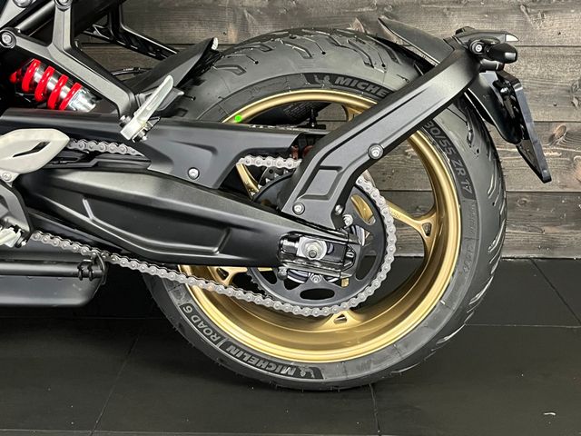 triumph - trident-800