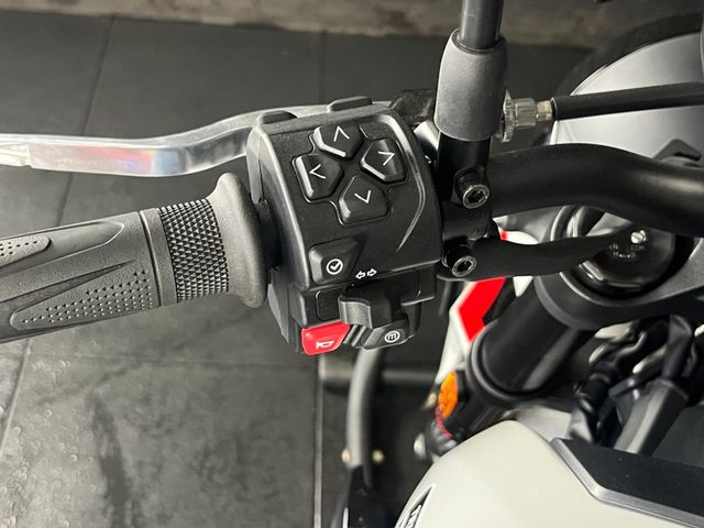 triumph - trident-800