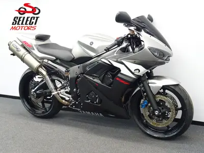 YAMAHA YZF R6 – foto 4