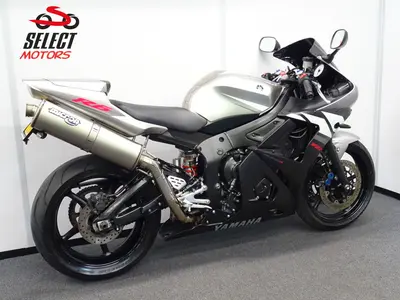 YAMAHA YZF R6 – foto 3