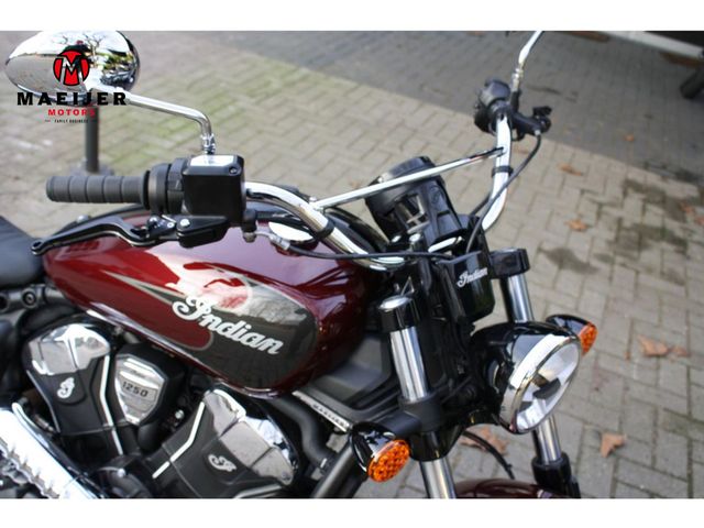 indian - scout-bobber-limited-tech