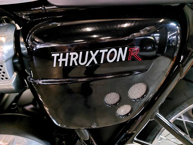 triumph - thruxton-1200-r