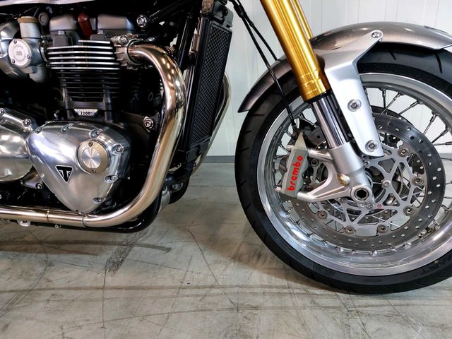 triumph - thruxton-1200-r
