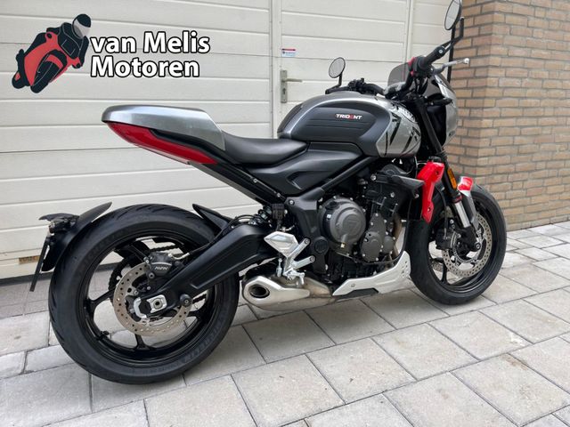 triumph - trident-900