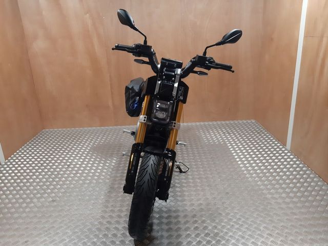 bmw - ce-02