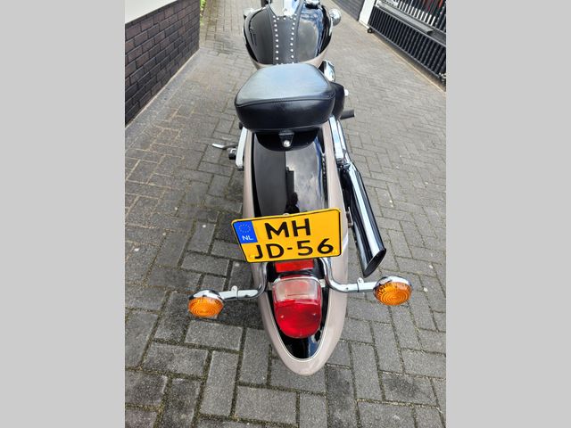 yamaha - xvs-650-a-dragstar-classic