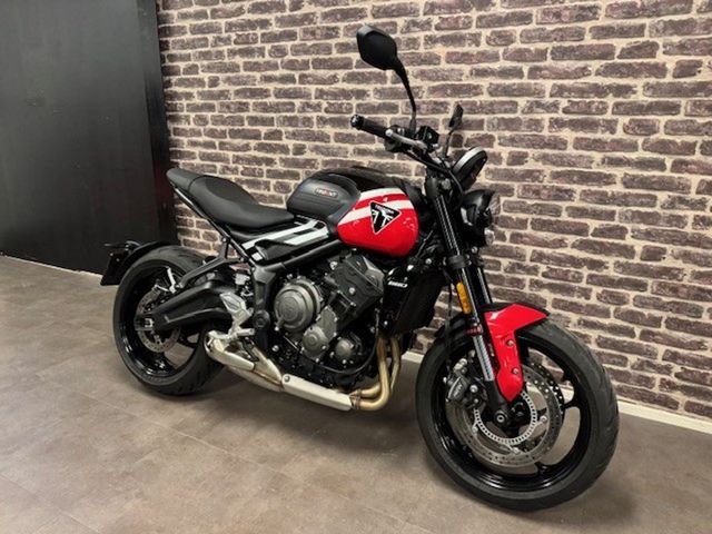 triumph - trident-660