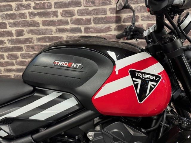 triumph - trident-660