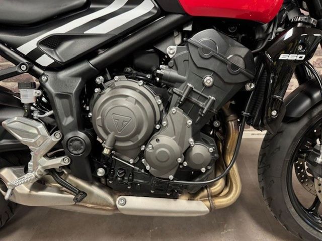 triumph - trident-660