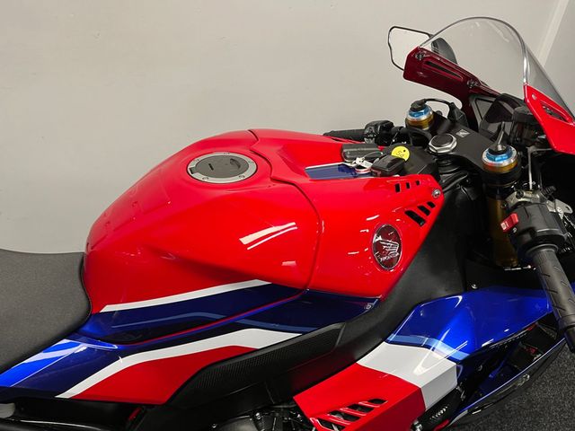 honda - cbr-1000-rr-r-fireblade-sp