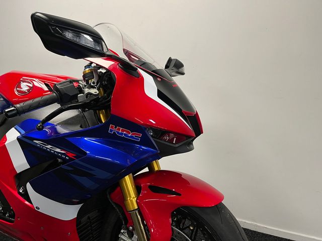 honda - cbr-1000-rr-r-fireblade-sp