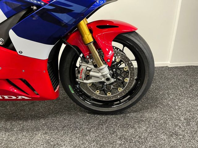 honda - cbr-1000-rr-r-fireblade-sp