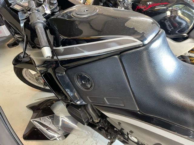 kawasaki - gpx-600-r