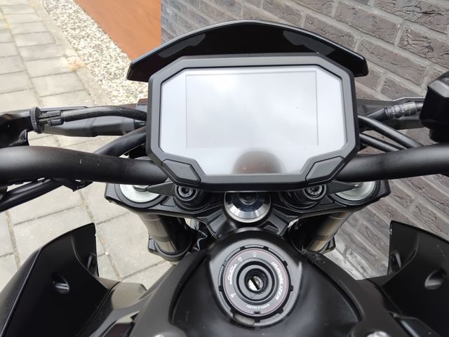 kawasaki - z900
