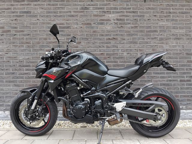 kawasaki - z900