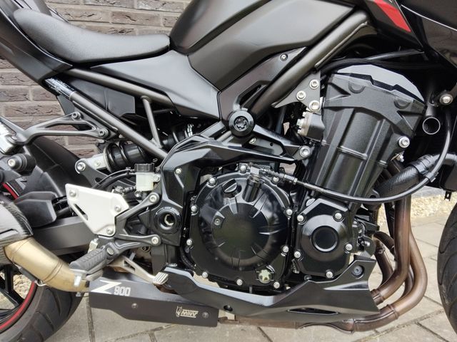 kawasaki - z900