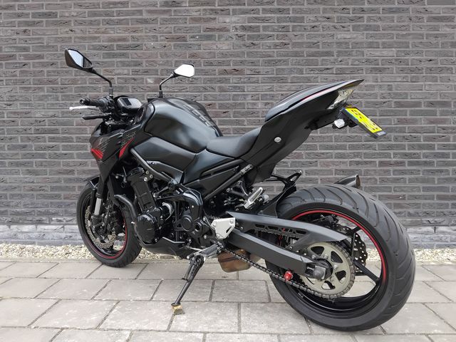 kawasaki - z900