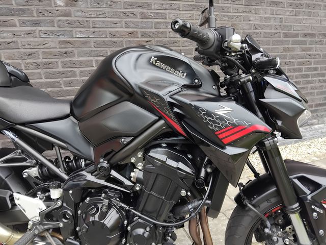 kawasaki - z900