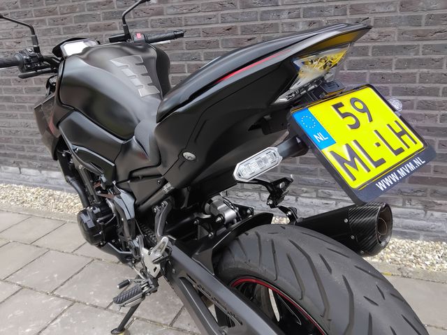 kawasaki - z900
