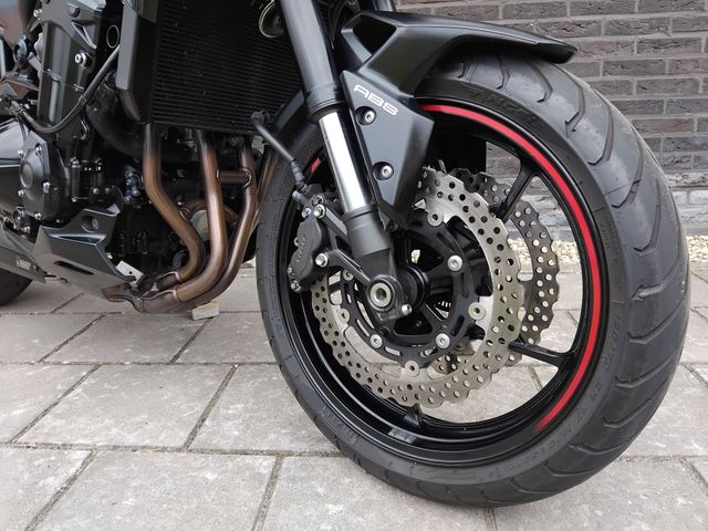 kawasaki - z900