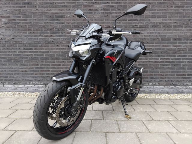 kawasaki - z900