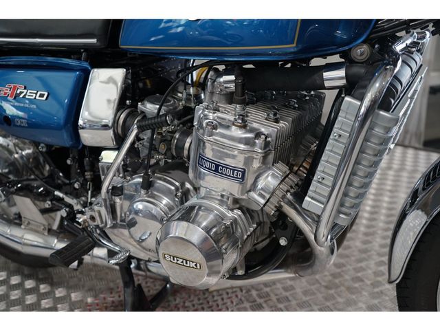suzuki - gt-750