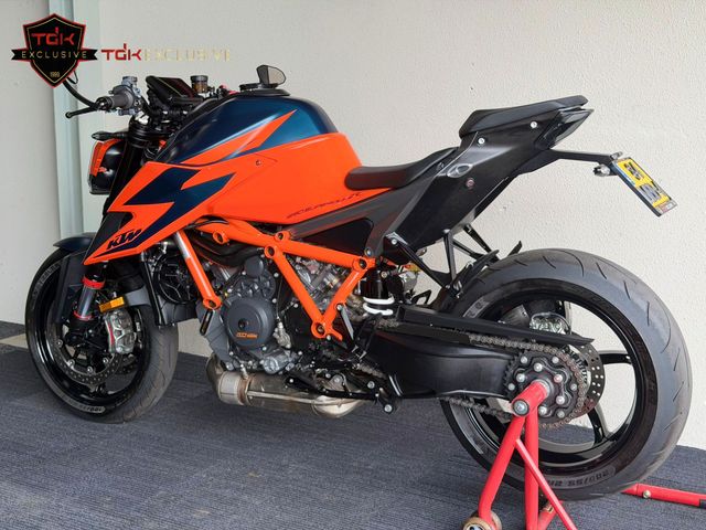 ktm - 1290-super-duke-r