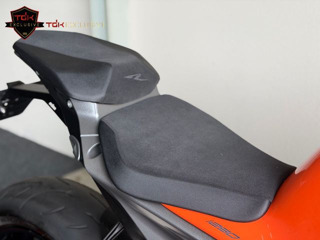 ktm - 1290-super-duke-r