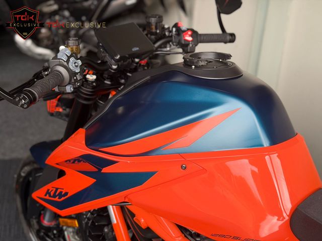 ktm - 1290-super-duke-r
