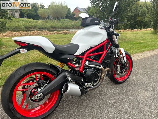 ducati - monster-797