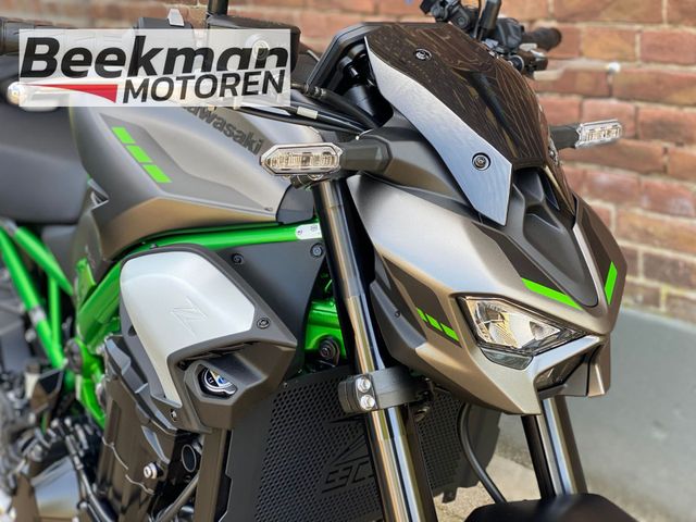 kawasaki - z900