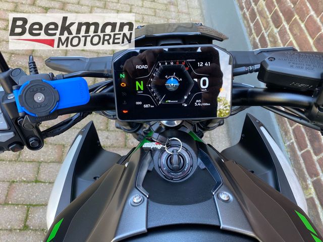 kawasaki - z900